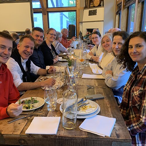 Leckeres BBQ in schönem Ambiente beim Sommerfest